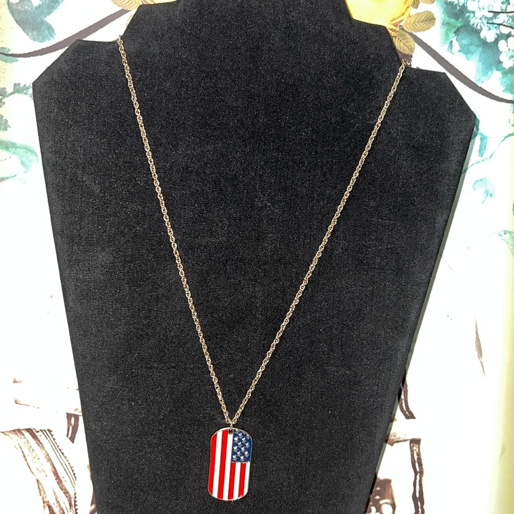 NWOT Americana Patriotic Enameled US Flag Dog Tag Pendant Necklace